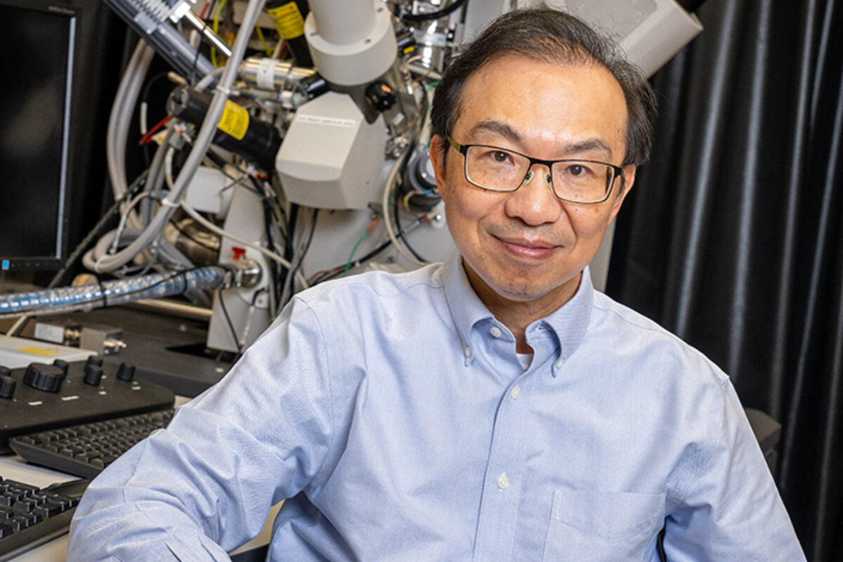 UC San Diego electrical engineering professor Yu-Hwa Lo